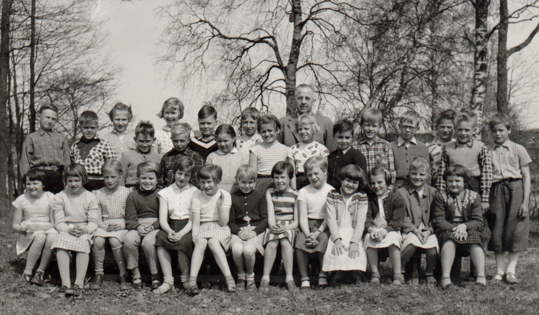1945